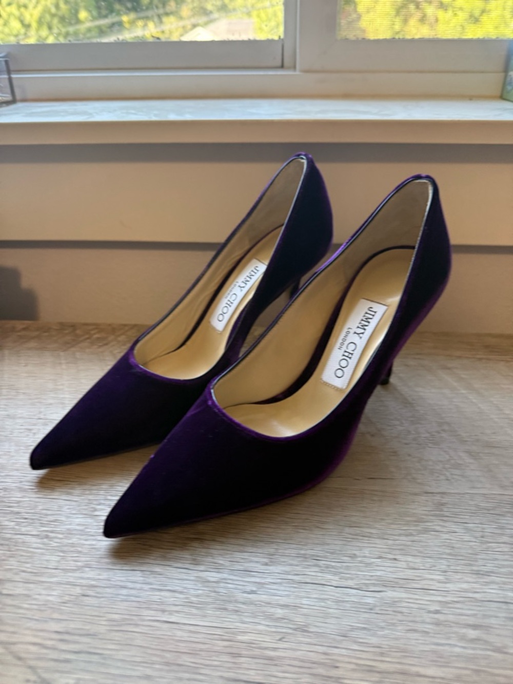 NWOT Jimmy Choo Purple Velvet Pointed Pumps -35it